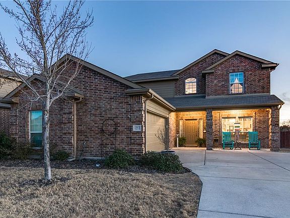 2nd image of 1253 Waters Edge Dr