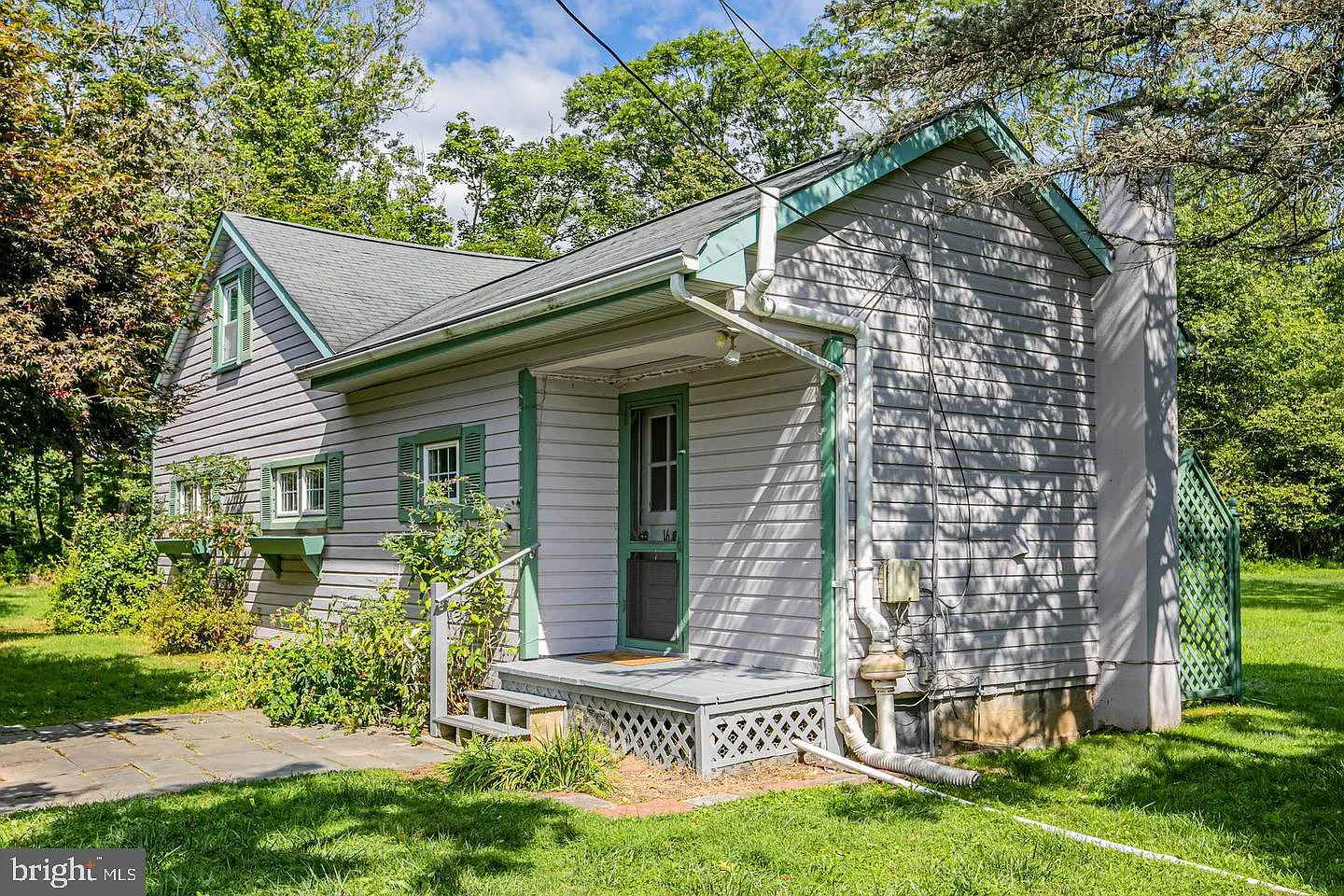 2 bed, 1.0 bath, $2,400 — Photo 2