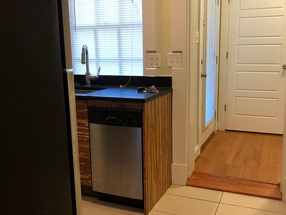 4th image of 2310 Parkwood Ave