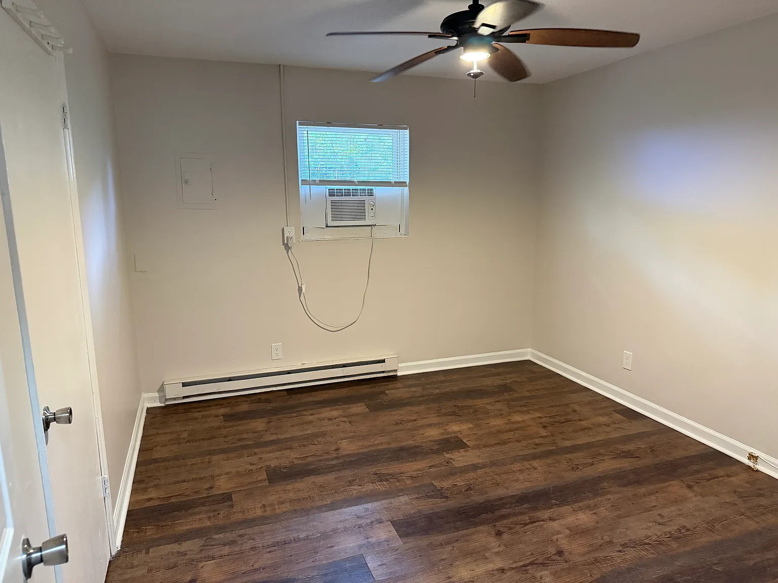3 bed, 1120 sqft, $1,450 — Photo 3