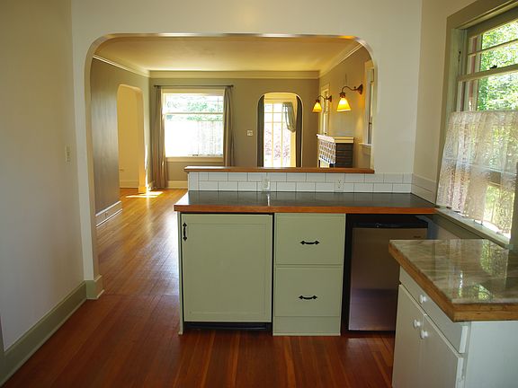 4th image of 1423 Grant St
