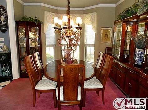 4th image of 1205 Twin Oaks Ct