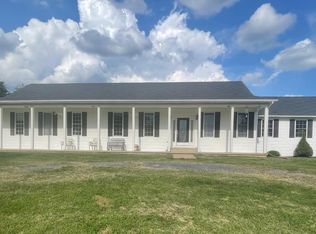 10292 Cliff Mills Rd, Marshall, VA 20115