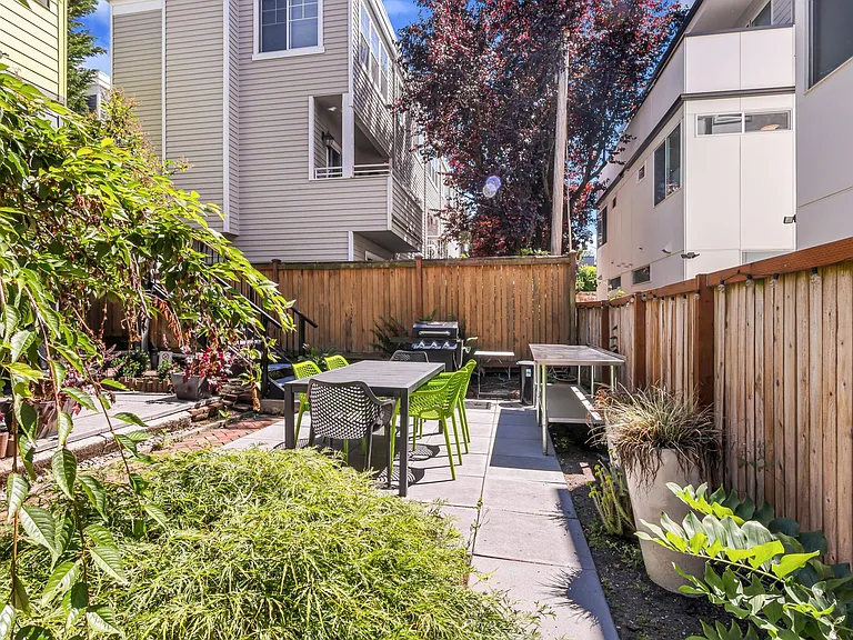 623 Federal Ave E #102 — Photo 10