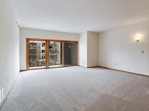 3rd image of 7841 W 157th St Unit 201