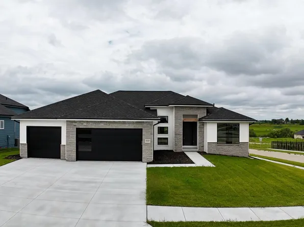 5620 N 212th St, Elkhorn, NE 68022