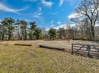 2402 Nicholson Rd, Sewickley, PA 15143