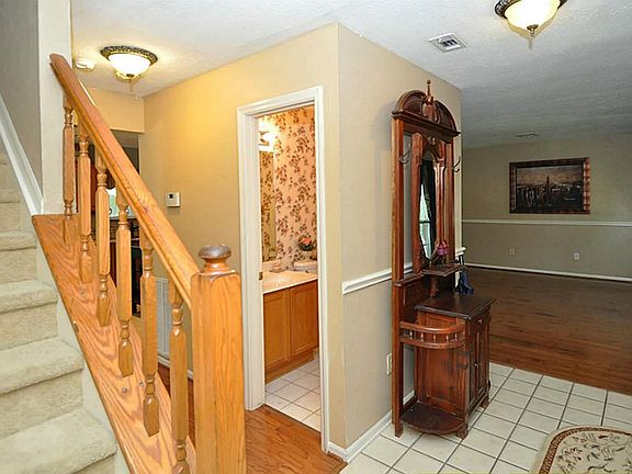 5th image of 3807 Sweetgum Hill Ln