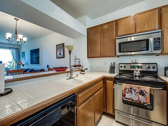 3rd image of 20331 Bluffside Cir #A-321