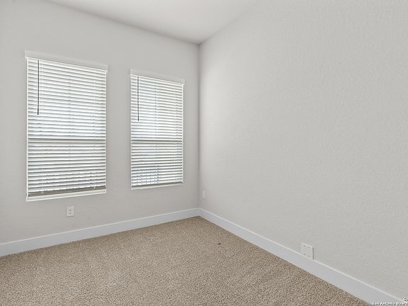 4th image of 206 Buttercup Alley