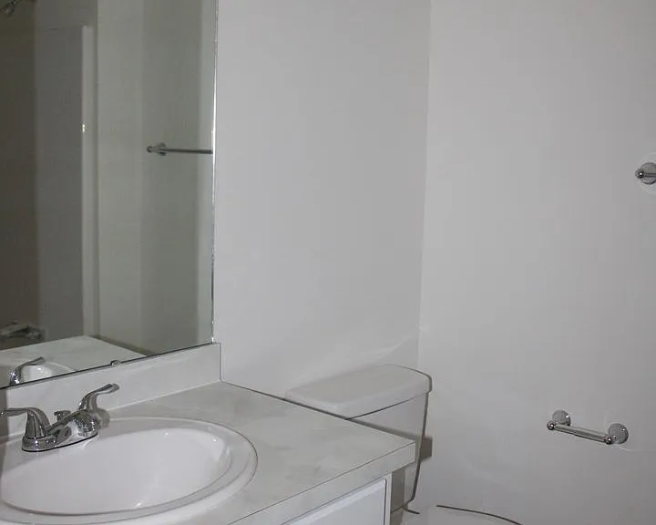 2827 Lancaster Dr — Photo 6