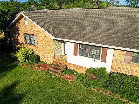 3rd image of 1140 Highland Dr