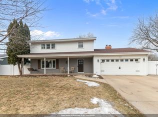 533 N Canterbury Dr, Appleton, WI 54915