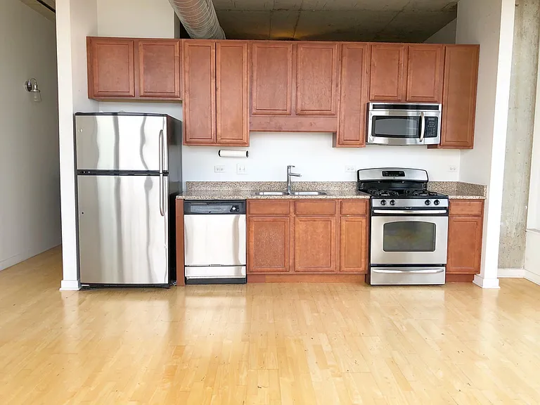50 E 16th St #1407 — Photo 4