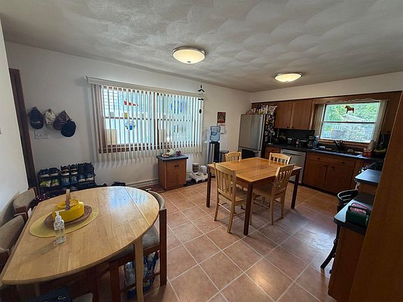 4th image of 1348 Lincoln Ct