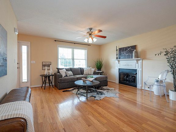 3rd image of 51 Bentridge Ct