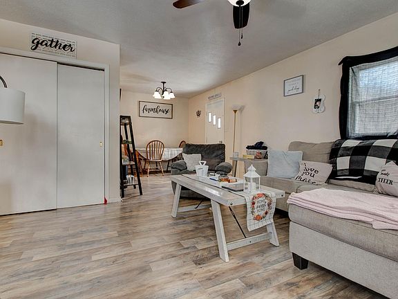 5th image of 209 Jennifer Dr