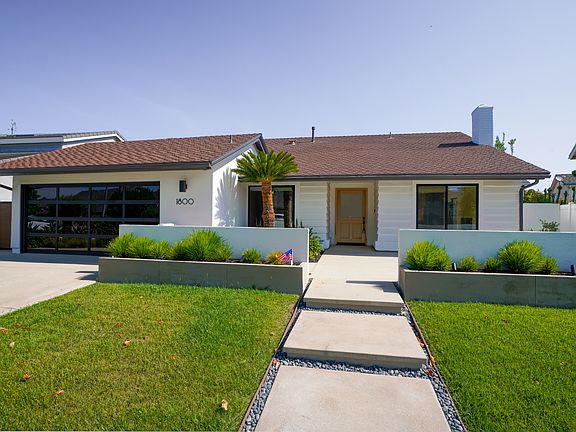 3rd image of 1800 Oriole Dr