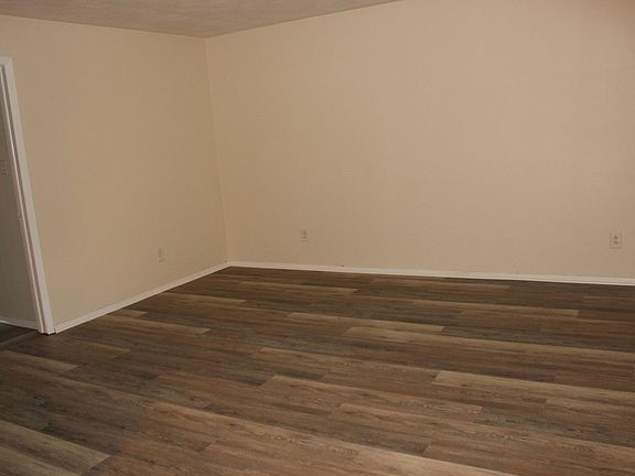 2nd image of 875 Fairview Ave APT A1