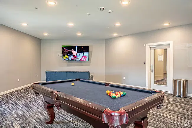 1 bed, 755 sqft, $1,275 — Photo 3
