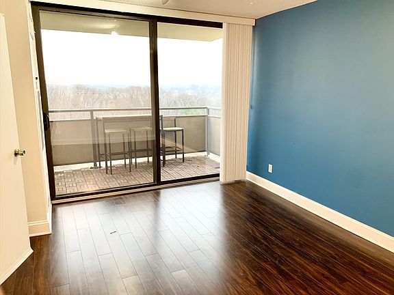 den with balcony - beautiful view