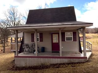 65 Galena Oaks Dr, Elizabeth, IL 61028