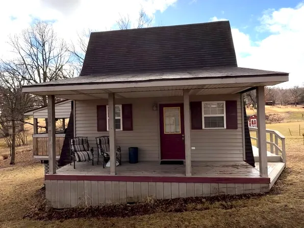 65 Galena Oaks Dr, Elizabeth, IL 61028