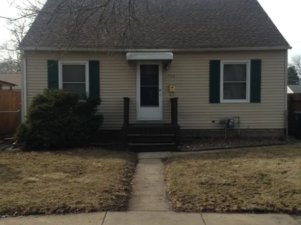 708 Wallgate Ave, Waterloo, IA 50701
