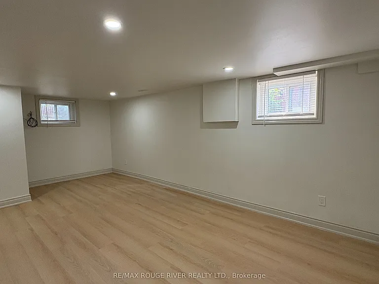 121 Lupin Dr #2 — Photo 5