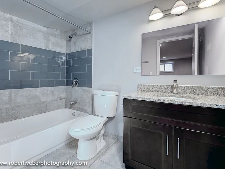 1209 W Catalpa Ave #1 — Photo 7