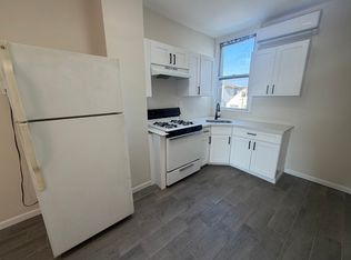 31 W 54th St #4, Bayonne, NJ 07002