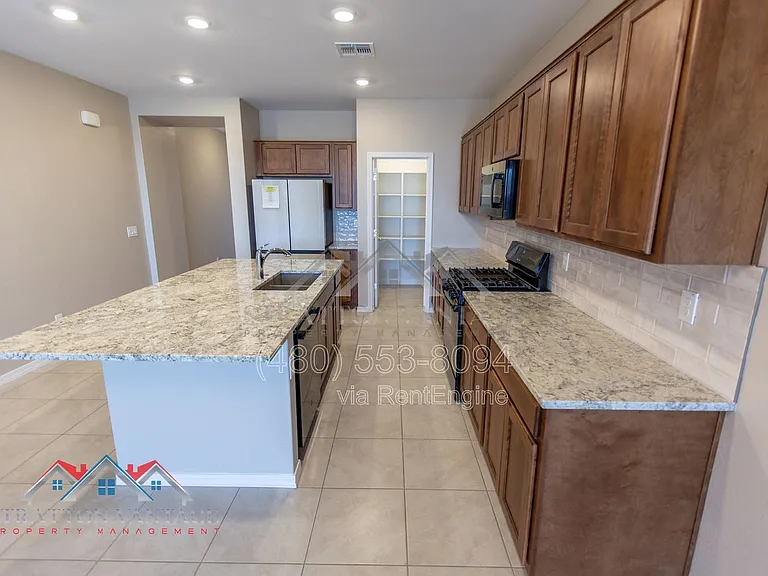 15769 W Voltaire St — Photo 10