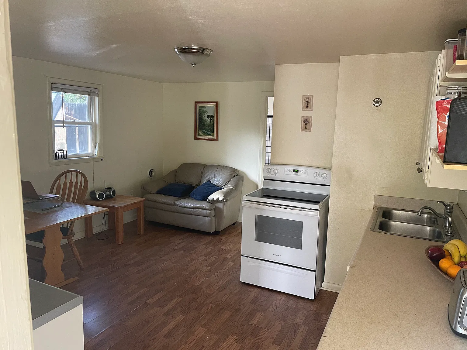 1 bed, 800 sqft, $1,650 — Photo 3