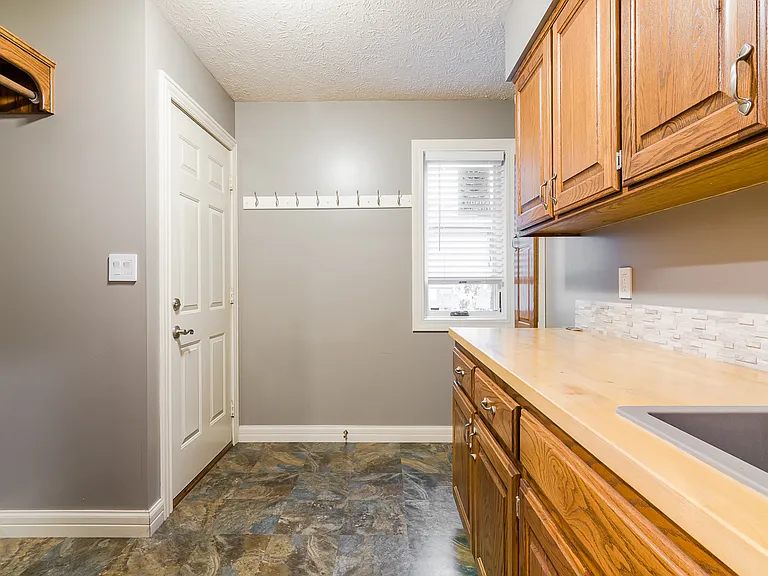 1108 Morgan Ln — Photo 26
