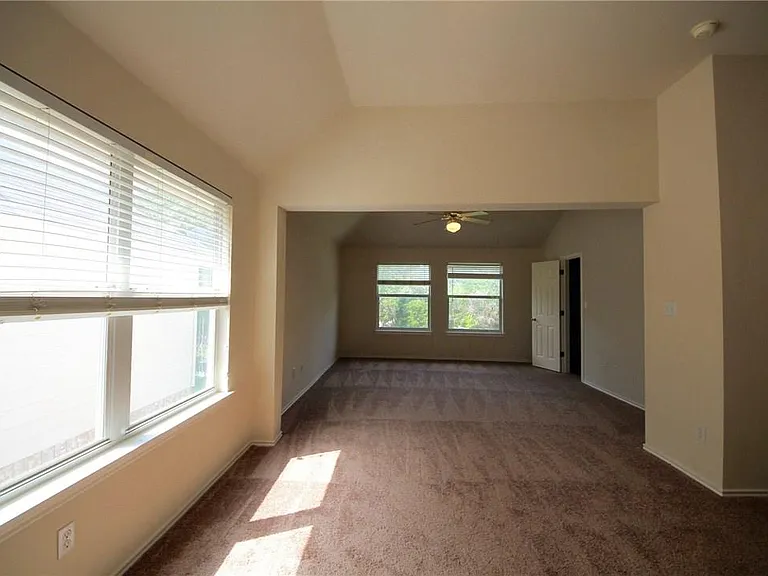 15843 Garrison Cir — Photo 11