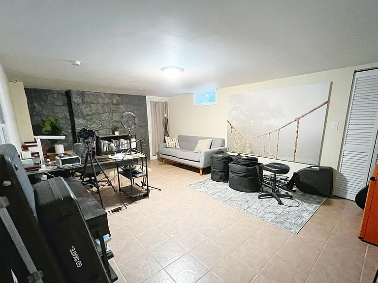 230 Chelsea Cir — Photo 17