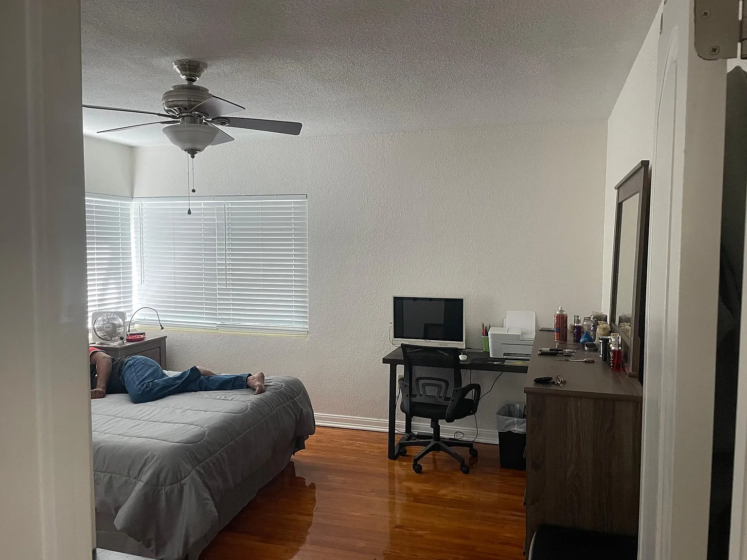 1407 Sunset Dr — Photo 4