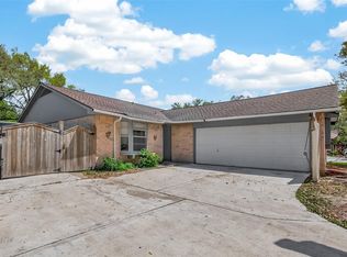 16643 Seawolf Dr, Houston, TX 77062