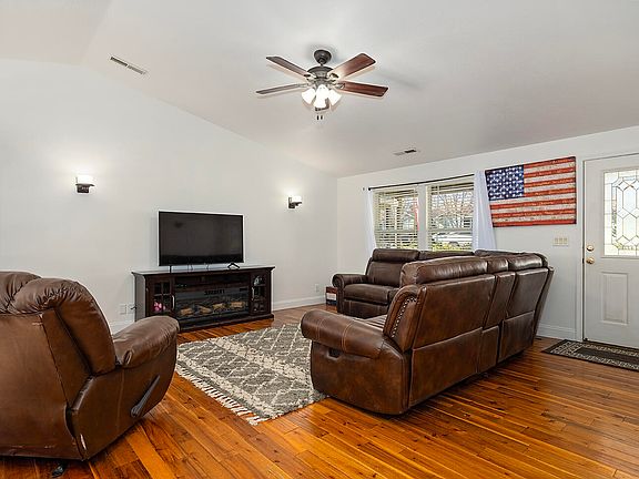 2nd image of 492 Westminster Dr
