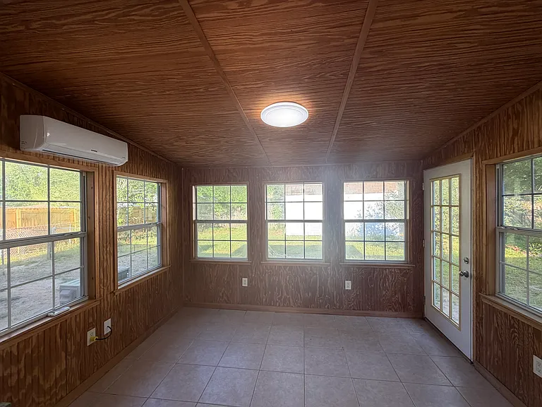 1006 Trenton Dr — Photo 4