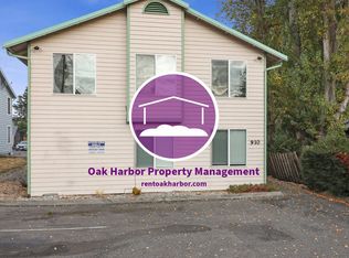 910 SE Ireland St APT 201, Oak Harbor, WA 98277