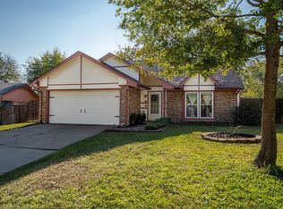 832 Foxwood Pl, Lewisville, TX 75067