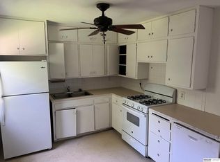 7524 Valley Rd, La Vista, NE 68128