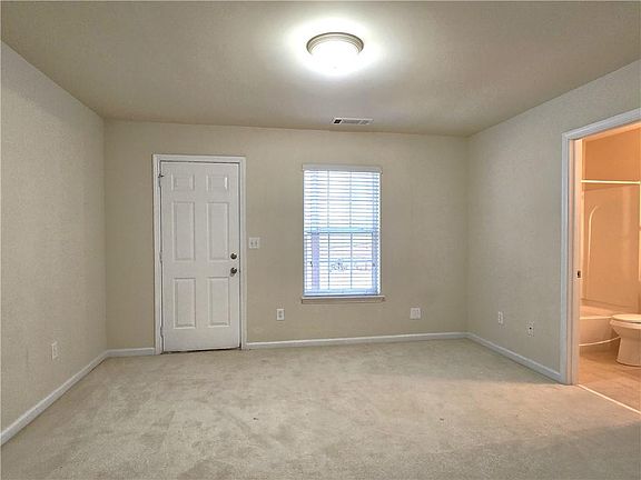 3rd image of 2104 Meadow Peak Rd