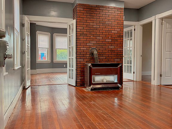 2nd image of 496 Bolton St #1