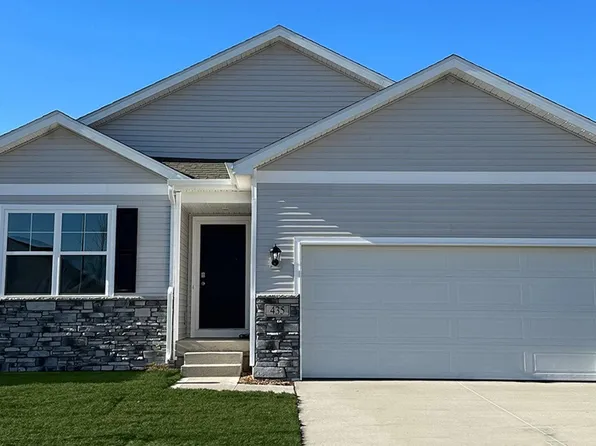2787 Cecelia Dr, Hiawatha, IA 52233