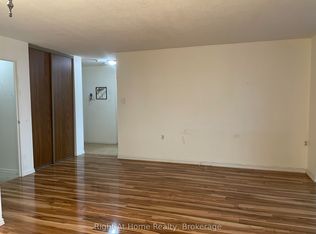18 Knightsbridge Rd #406, Brampton, ON L6T 3X5