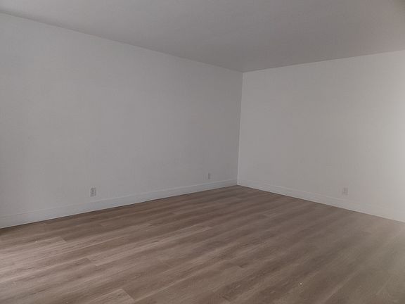 5th image of 215 6th St #A