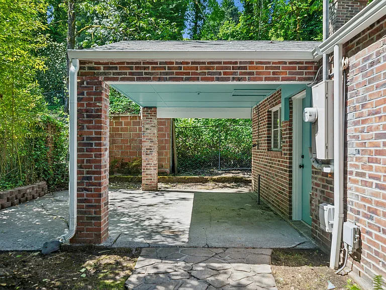 4510 SE Aldercrest Rd — Photo 16