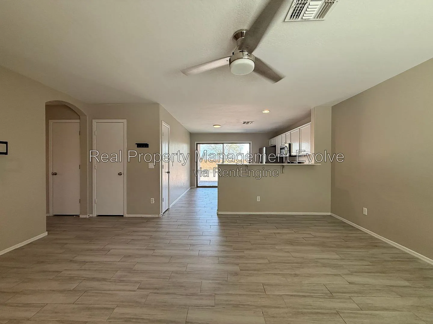 3 bed, 2.0 bath, 1139 sqft, $1,700 — Photo 3